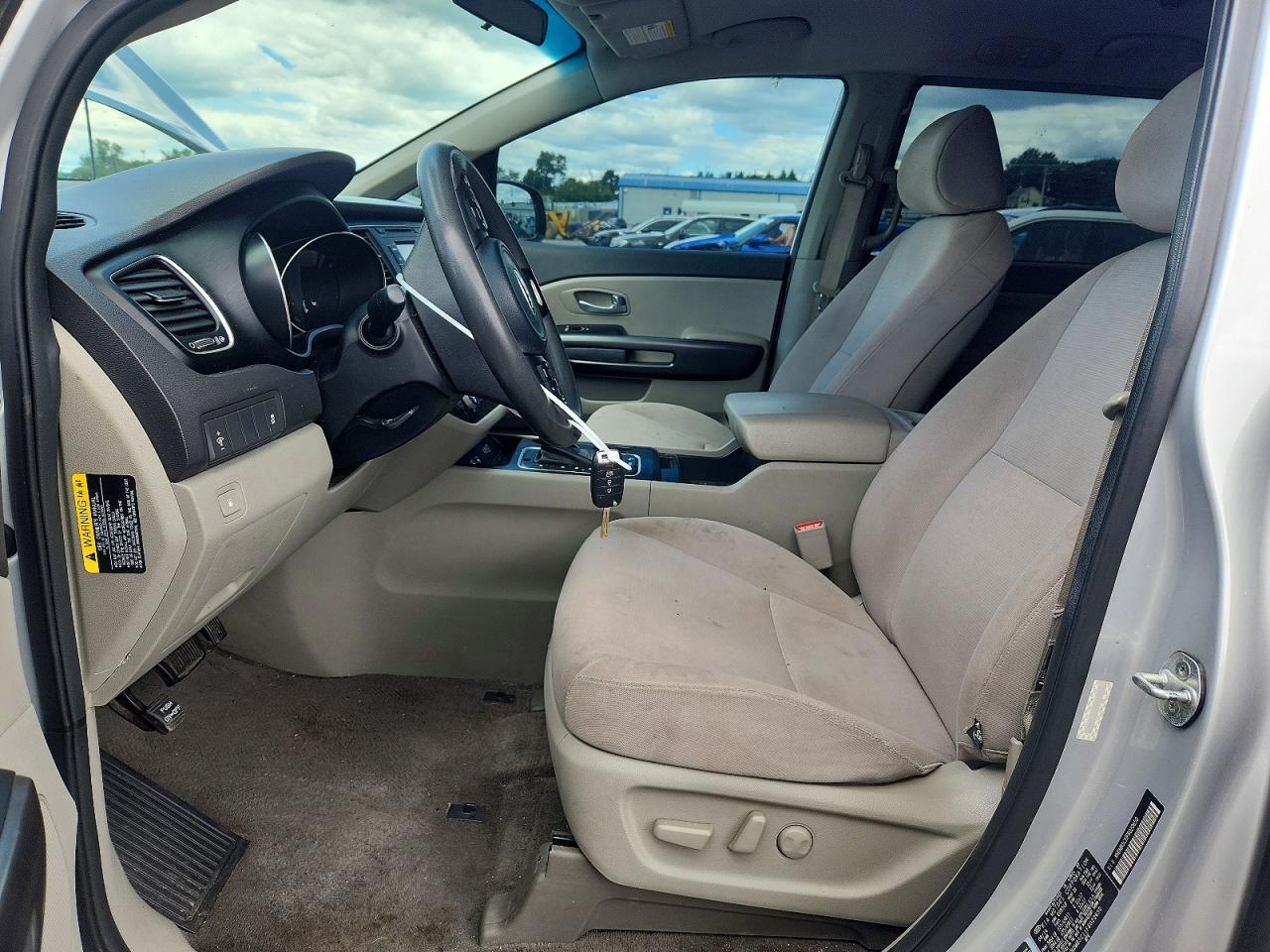 2015 Kia Sedona Lx Silver vin: KNDMB5C11F6020650