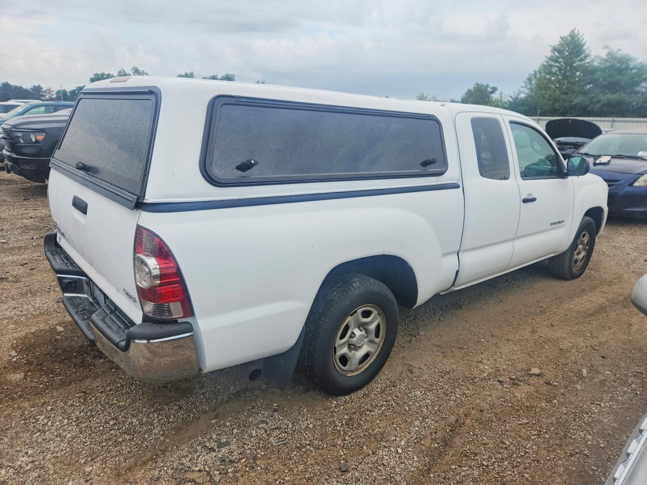 2010 Toyota Tacoma Base White vin: 5TETX4CN3AZ699911