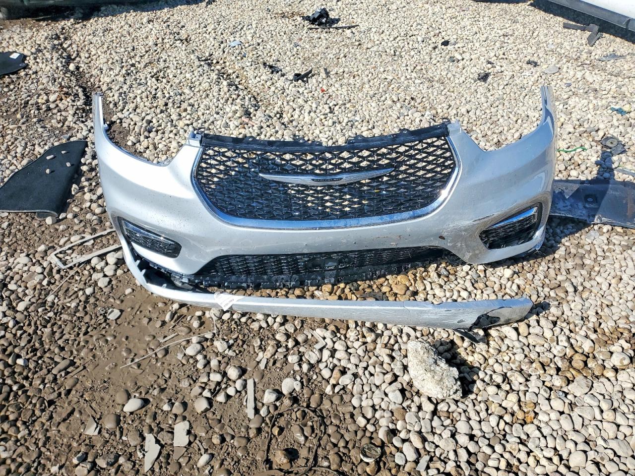 2024 Chrysler Pacifica Touring L Silver vin: 2C4RC1BG0RR182946