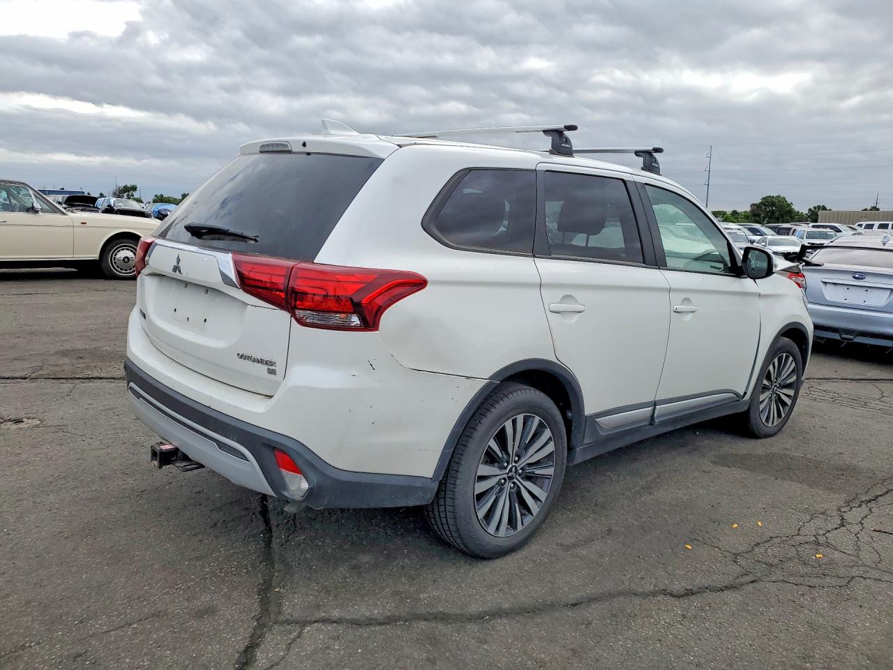 2019 Mitsubishi Outlander Se Белый vin: JA4AD3A32KZ055450