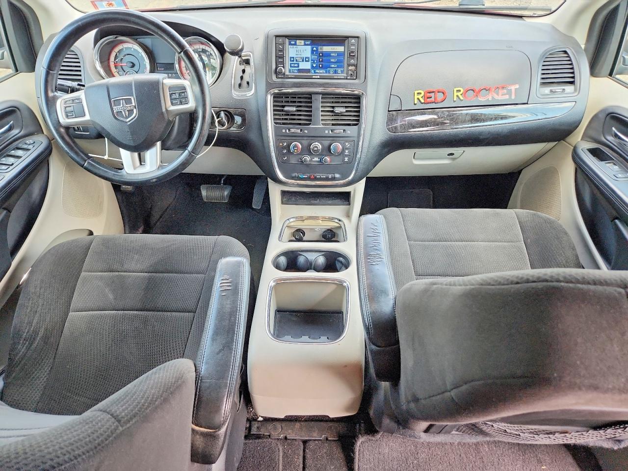 2012 Dodge Grand Caravan Sxt Red vin: 2C4RDGCG0CR210153