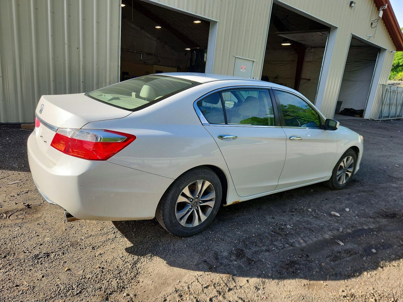2015 Honda Accord Lx White vin: 1HGCR2F31FA220705