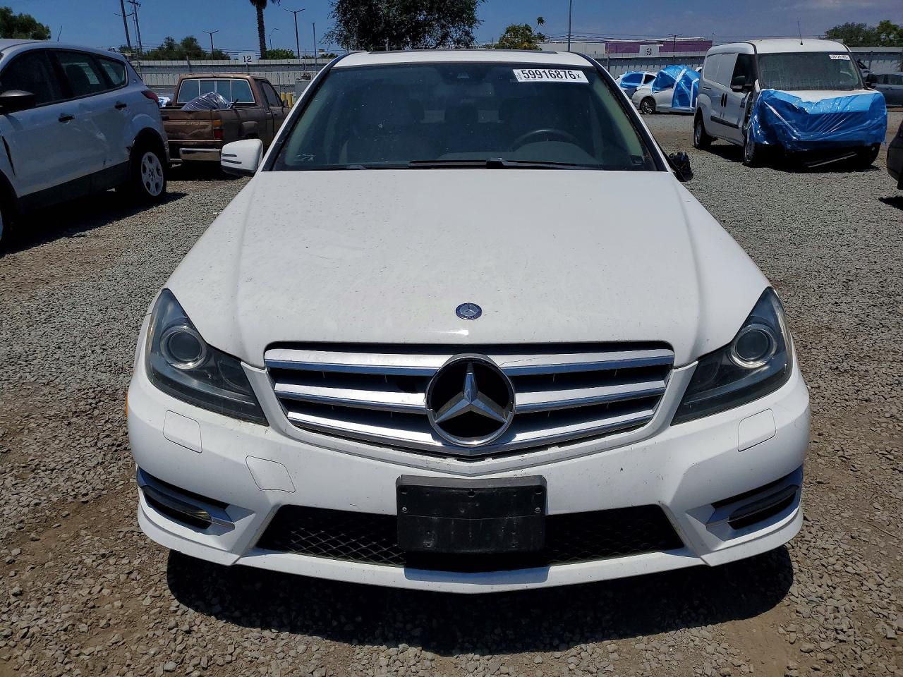 2013 Mercedes-benz C 250 White vin: WDDGF4HB4DA851587
