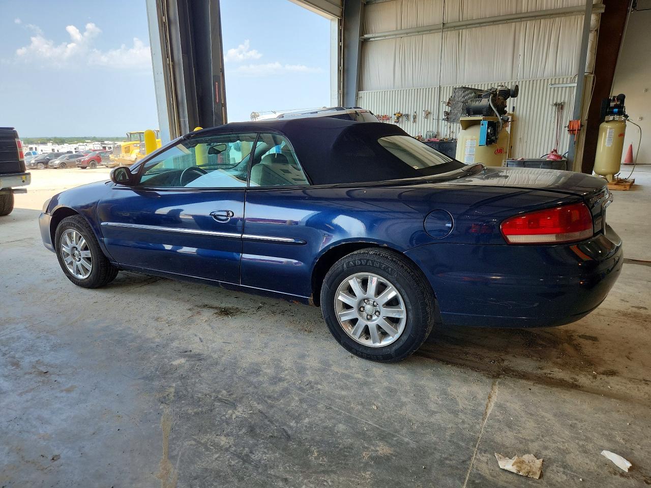 2005 Chrysler Sebring Limited Blue vin: 1C3EL65R15N665818