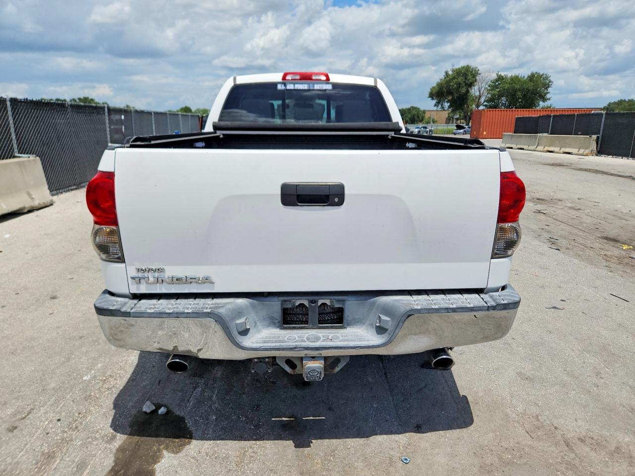 2007 Toyota Tundra Double Cab Sr5 White vin: 5TBRV541X7S471341