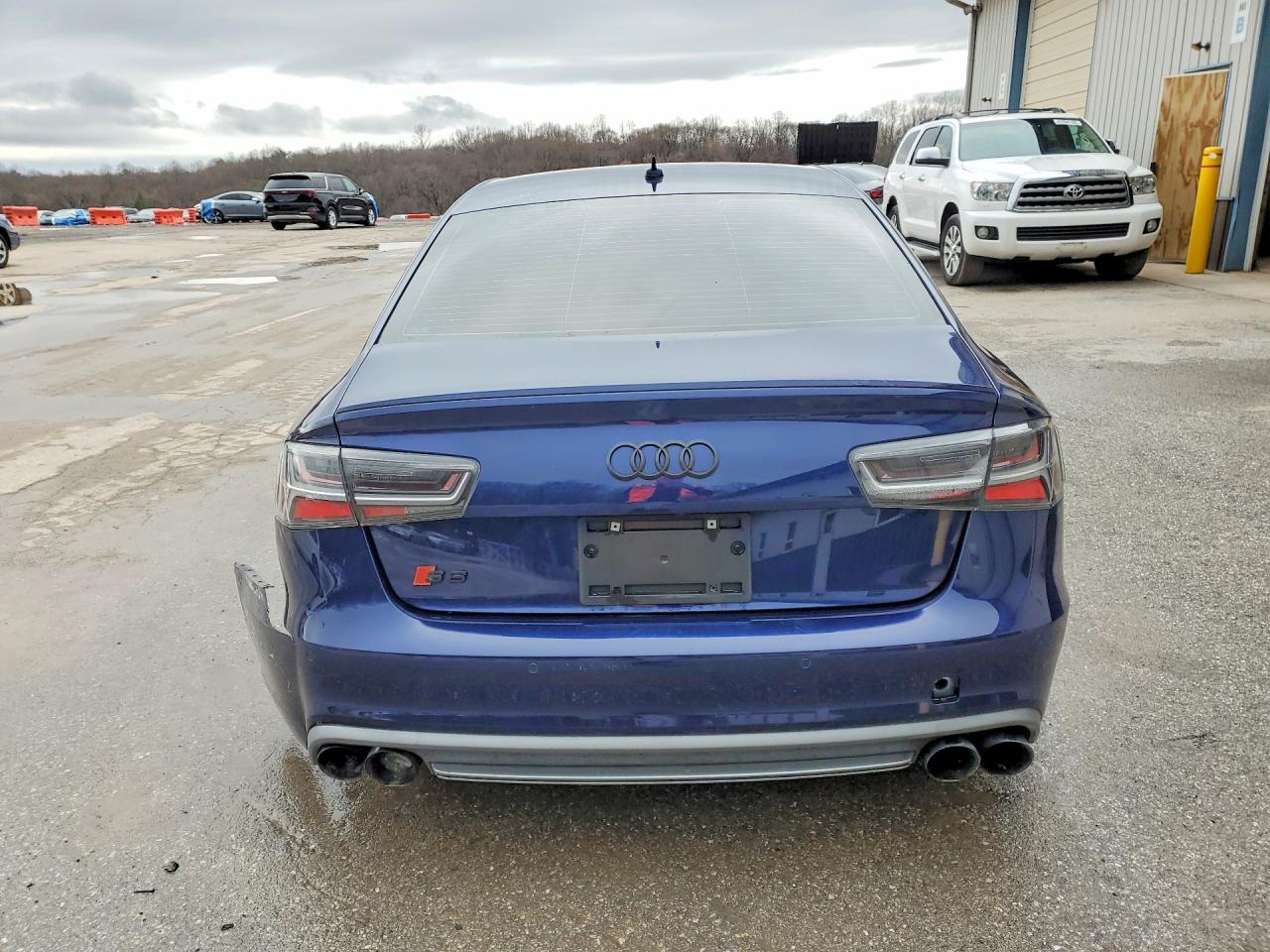 2013 Audi S6 Blue vin: WAUF2AFC4DN089105