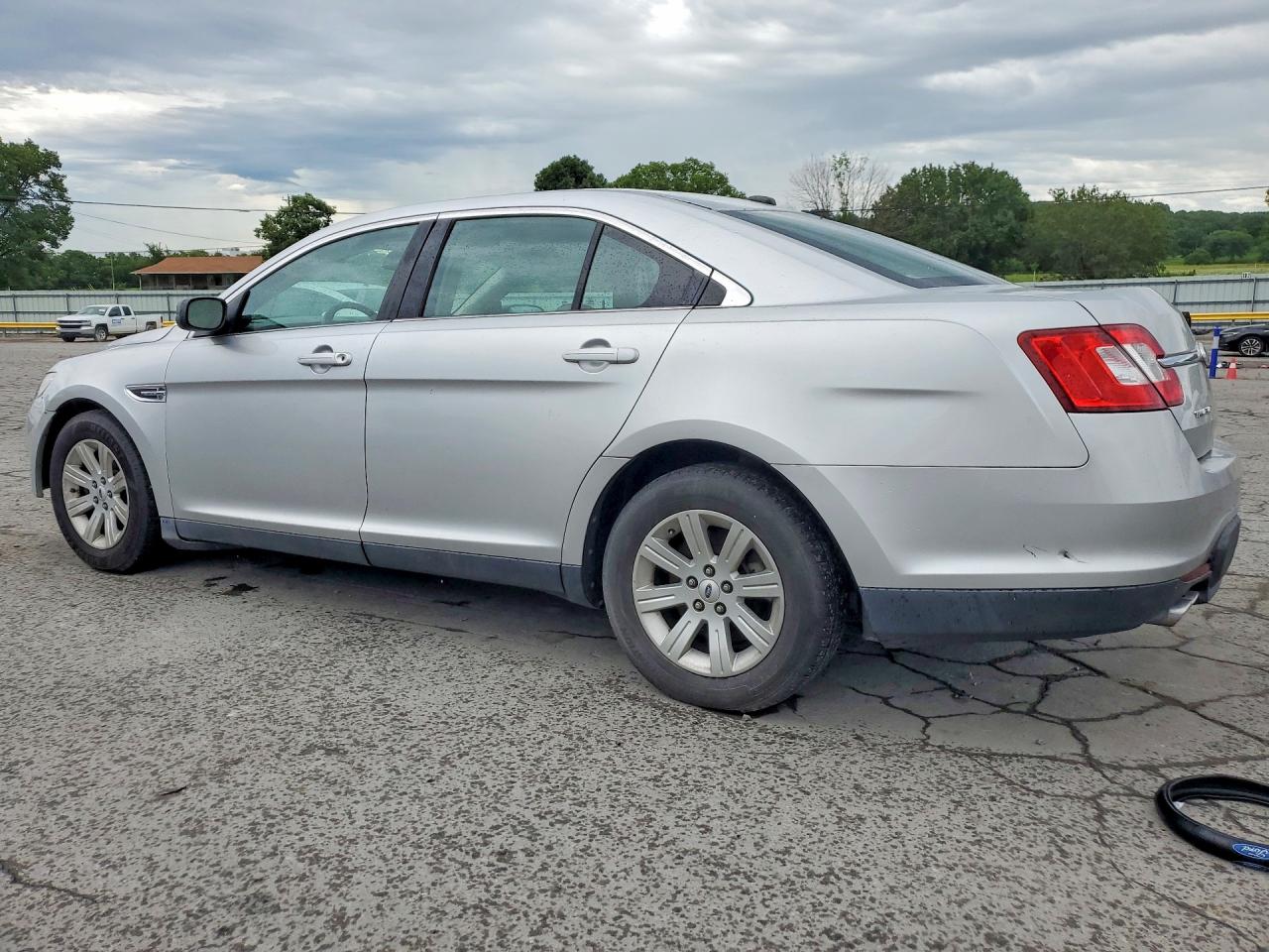 2011 Ford Taurus Se Silver vin: 1FAHP2DW5BG134916