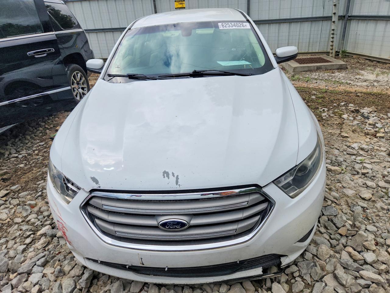 2015 Ford Taurus Sel Белый vin: 1FAHP2E95FG154615