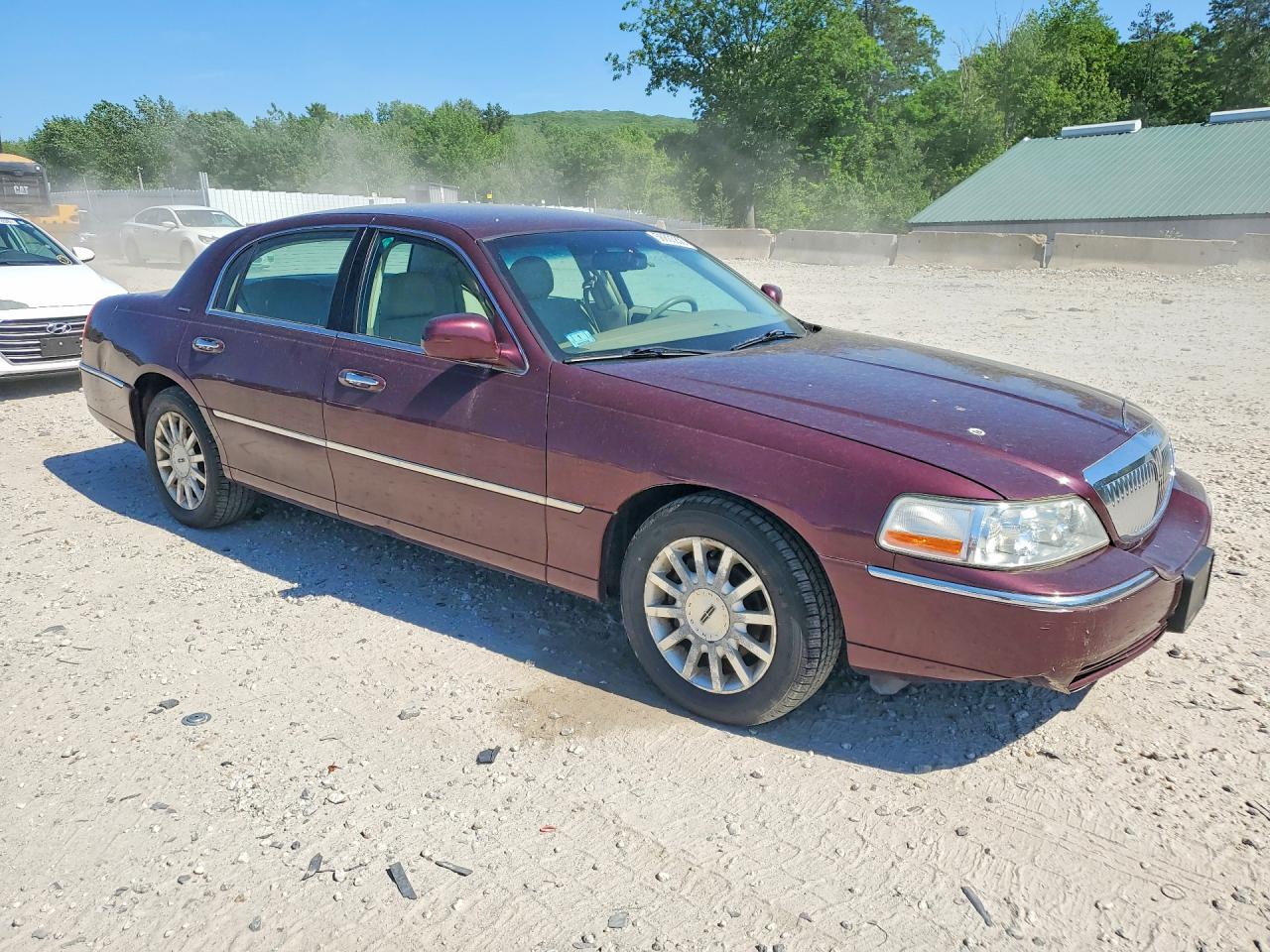 2007 Lincoln Town Car Signature Burgundy vin: 1LNHM81W07Y621139