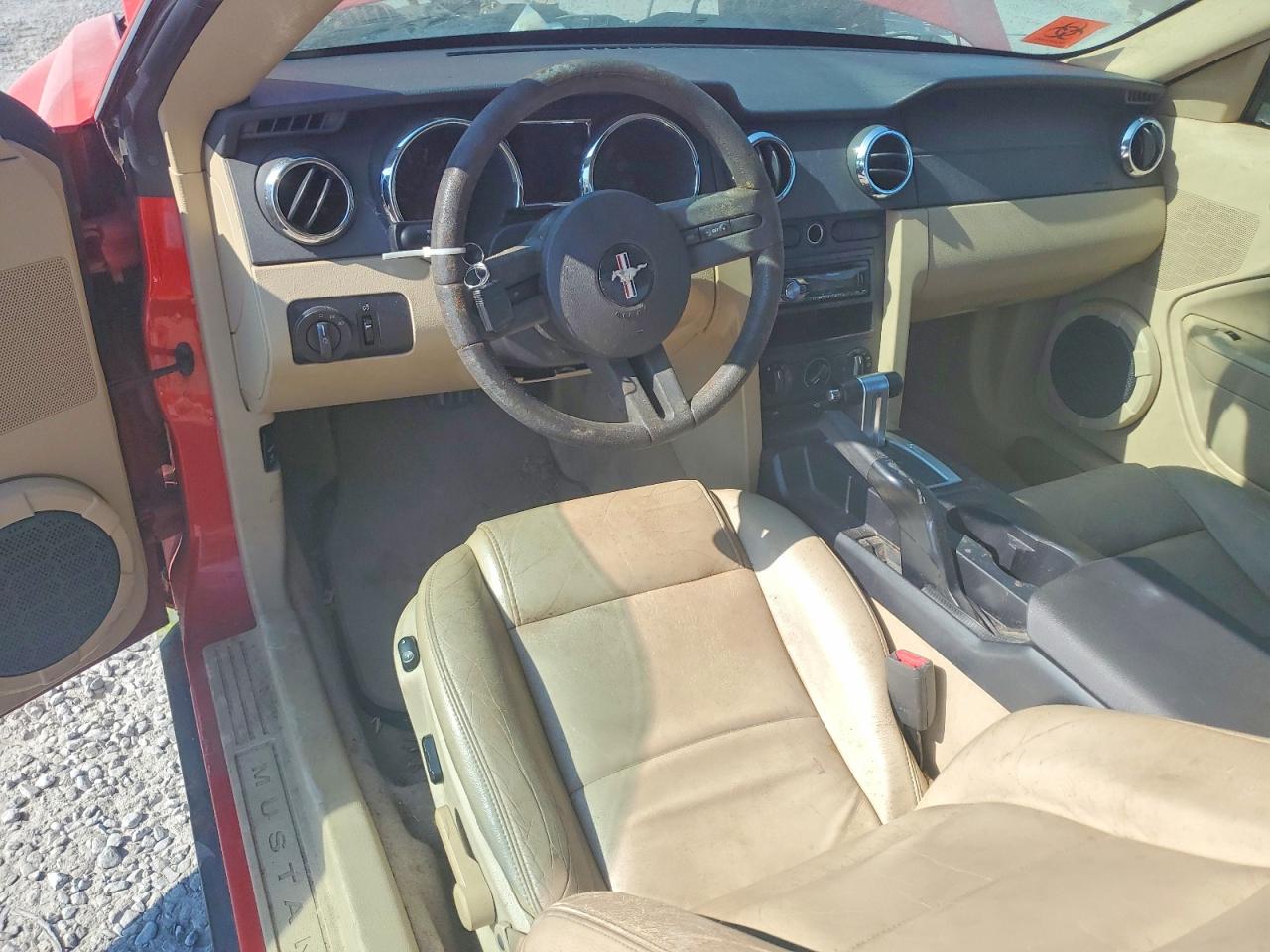 2007 Ford Mustang Red vin: 1ZVFT80N275255982