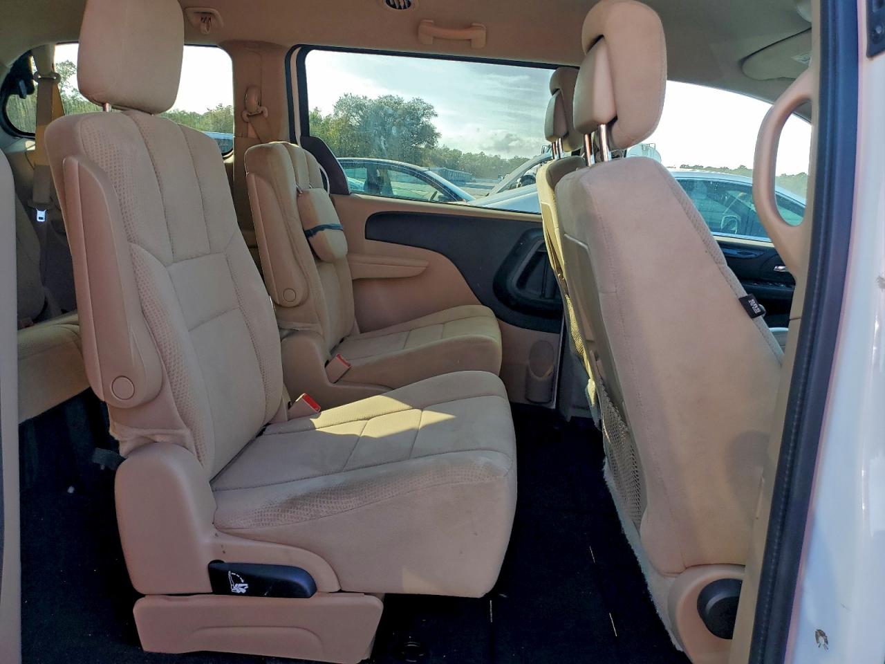 2014 Dodge Grand Caravan Sxt White vin: 2C4RDGCG0ER173768
