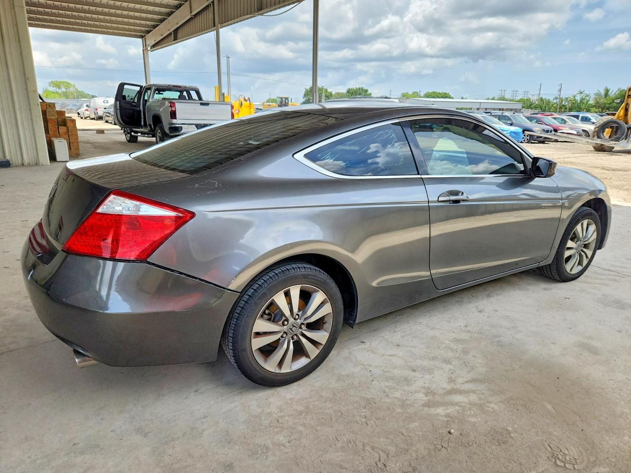 2010 Honda Accord Lx Gray vin: 1HGCS1B36AA003289