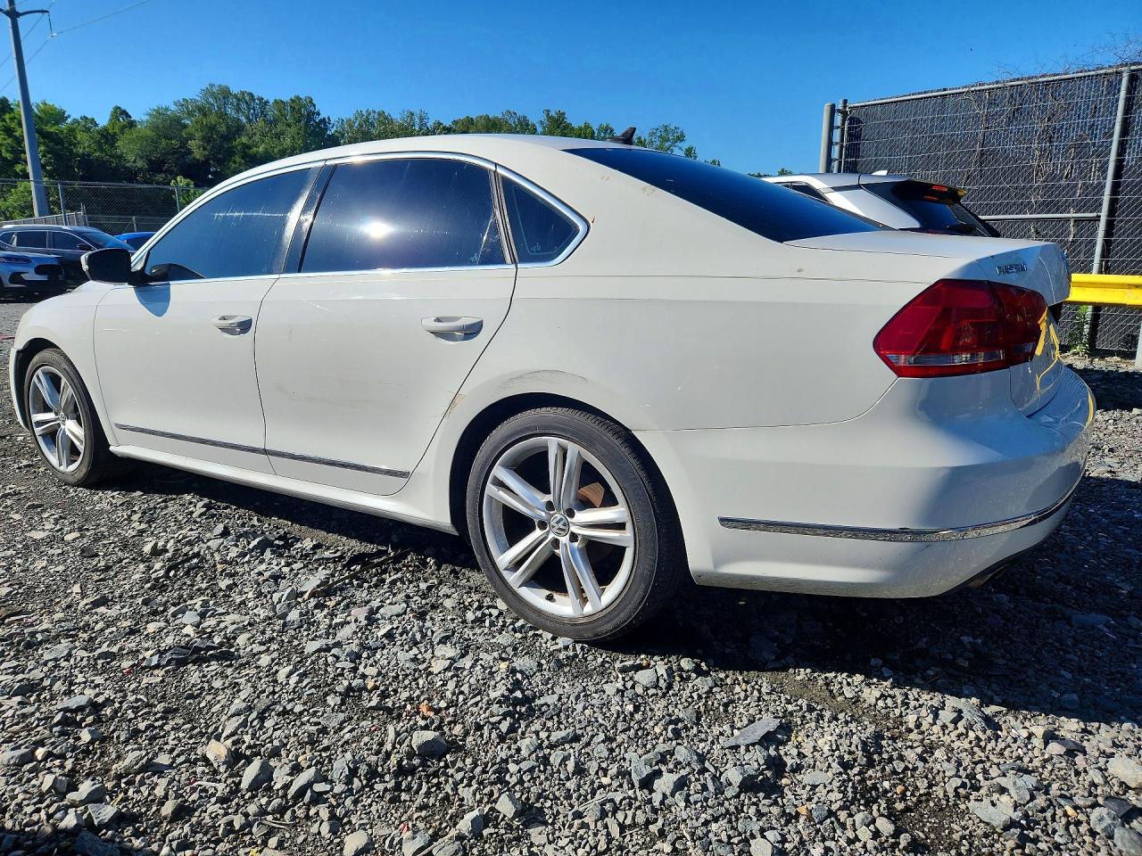 2015 Volkswagen Passat Se Белый vin: 1VWBT7A30FC005124