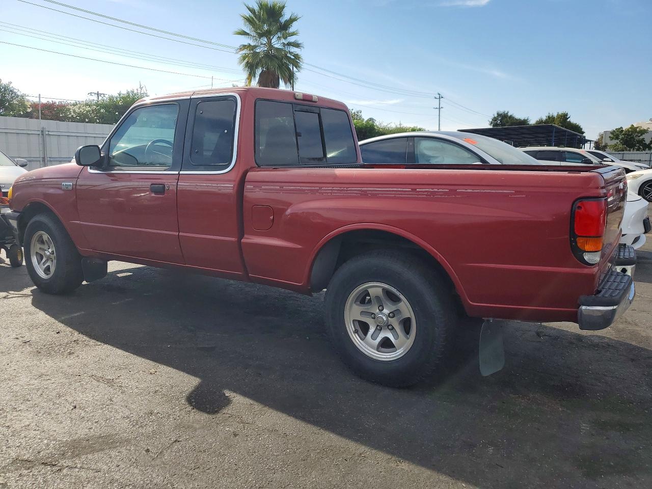 1998 Mazda B3000 Cab Plus Red vin: 4F4YR16U6WTM26086