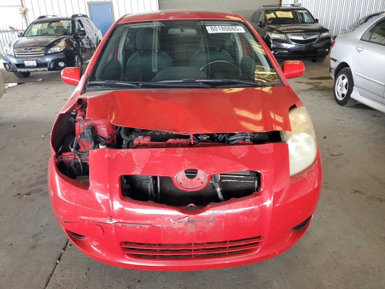 2008 Toyota Yaris Red vin: JTDJT923585180470