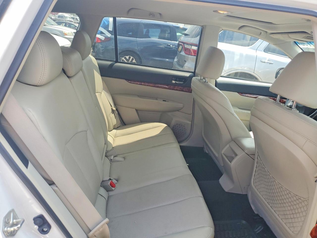 2012 Subaru Outback 2.5i Limited White vin: 4S4BRCKC5C3285977