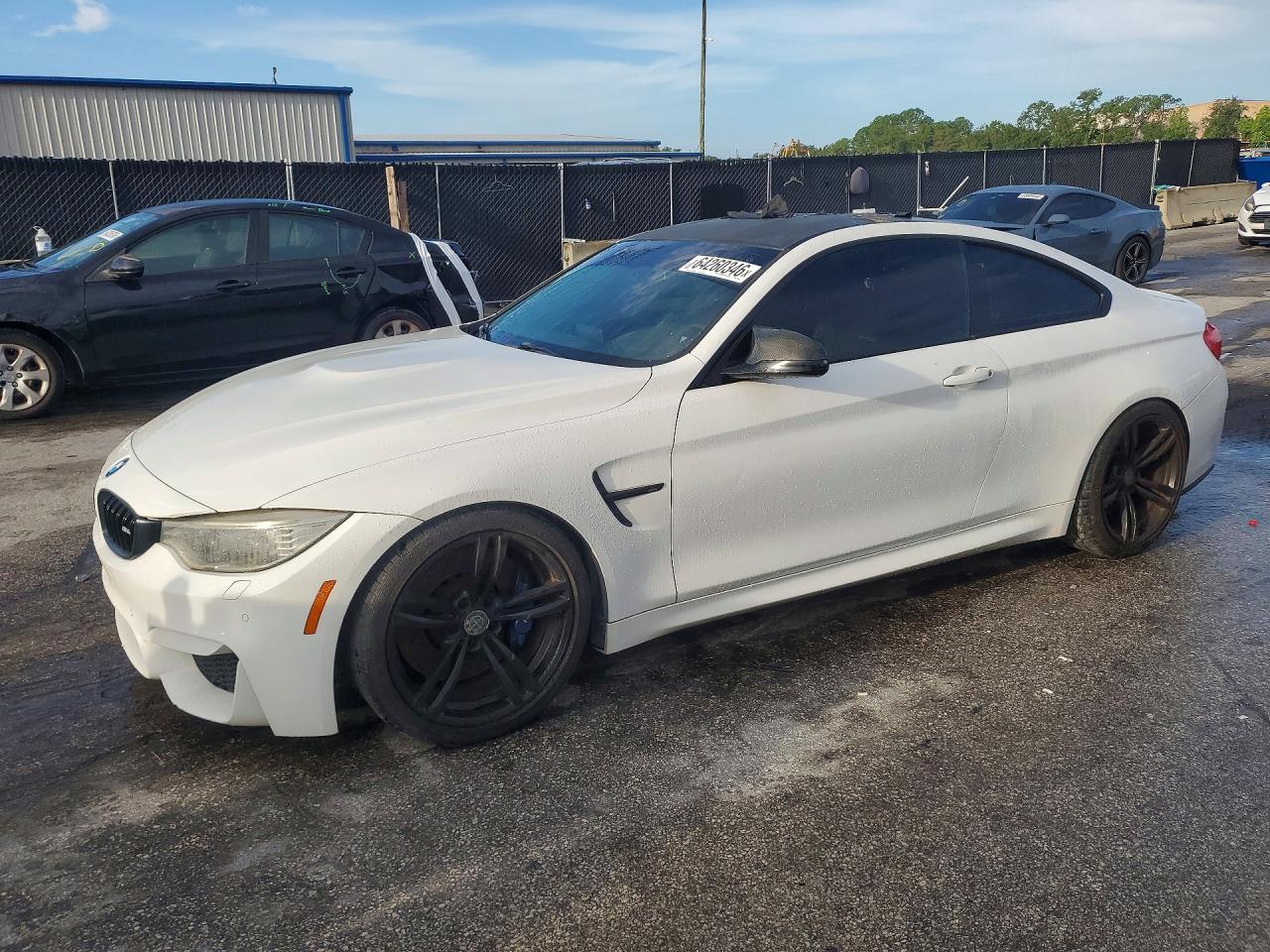 2015 Bmw M4 White vin: WBS3R9C57FK330383