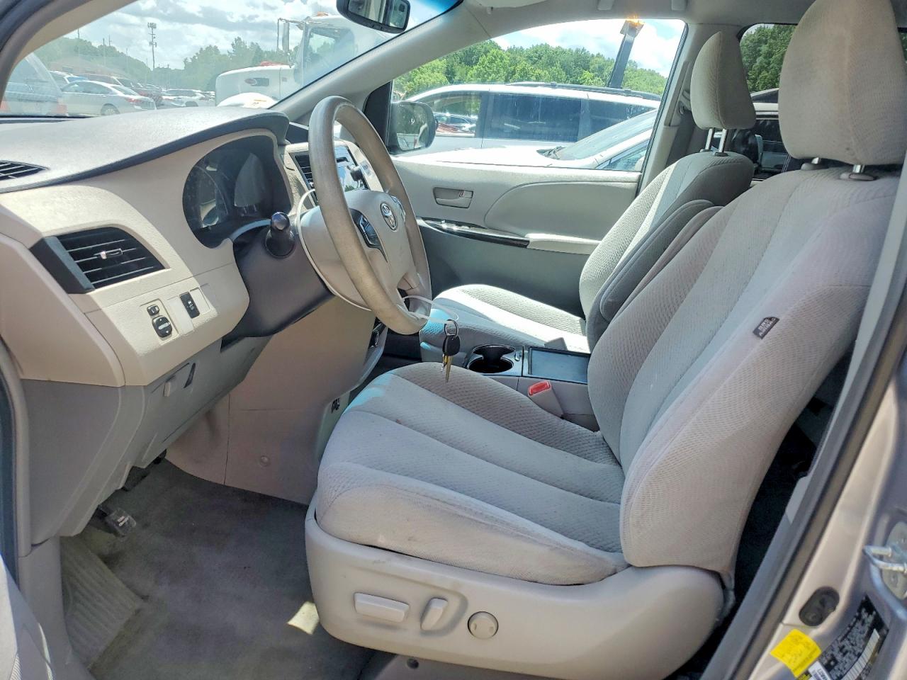2012 Toyota Sienna Le Silver vin: 5TDKK3DC2CS179846