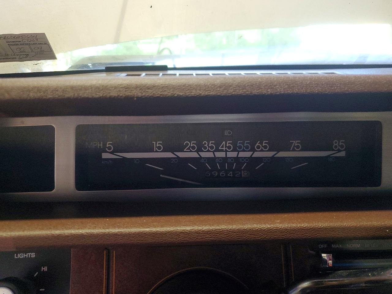 1983 Chevrolet Celebrity Желто-коричневый vin: 1G1AW19R6D6853654