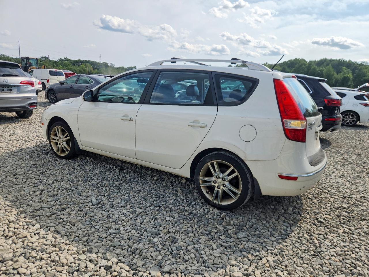 2012 Hyundai Elantra Touring Se White vin: KMHDC8AE3CU131689