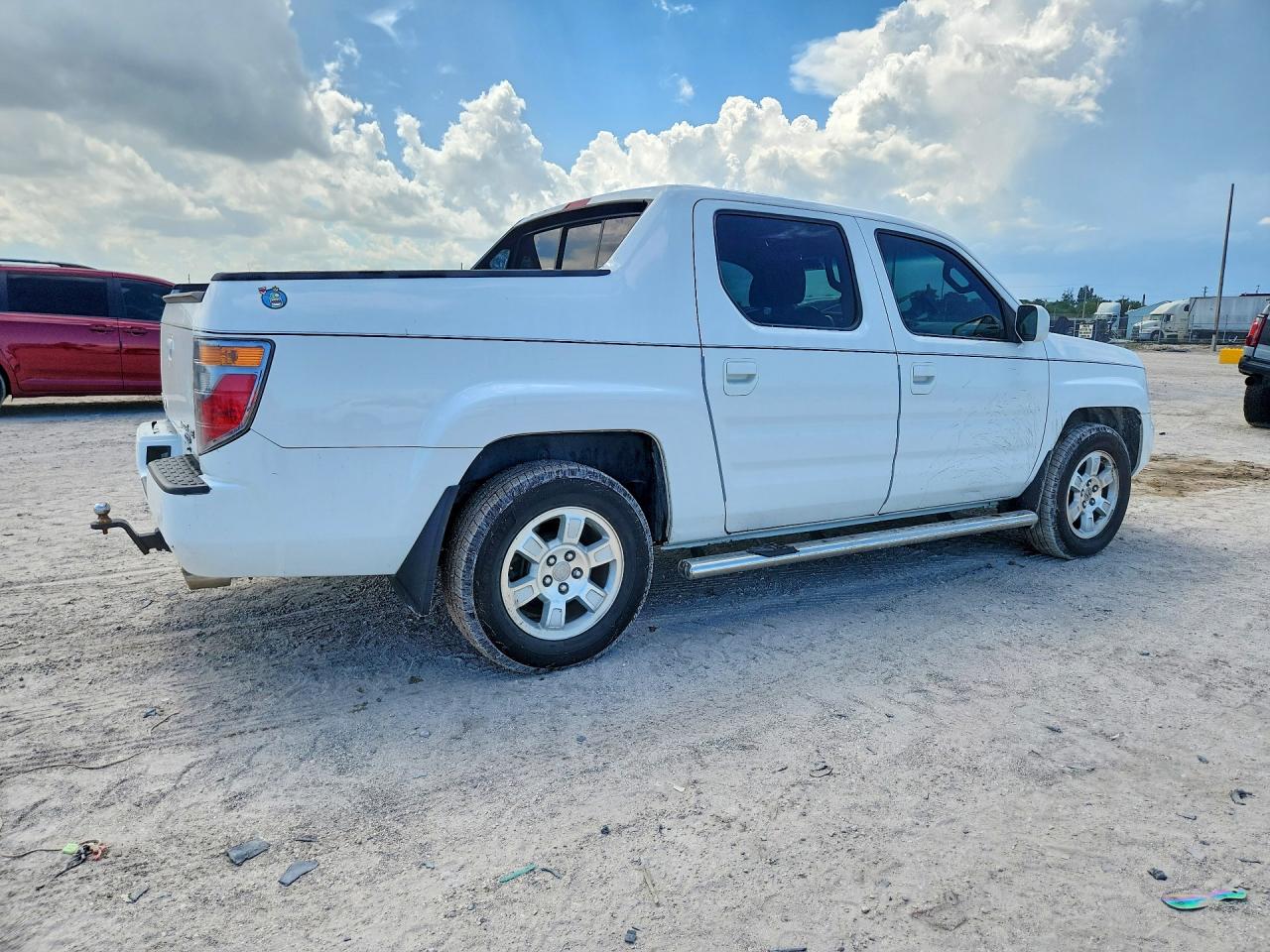 2008 Honda Ridgeline Rtl White vin: 2HJYK16518H538991