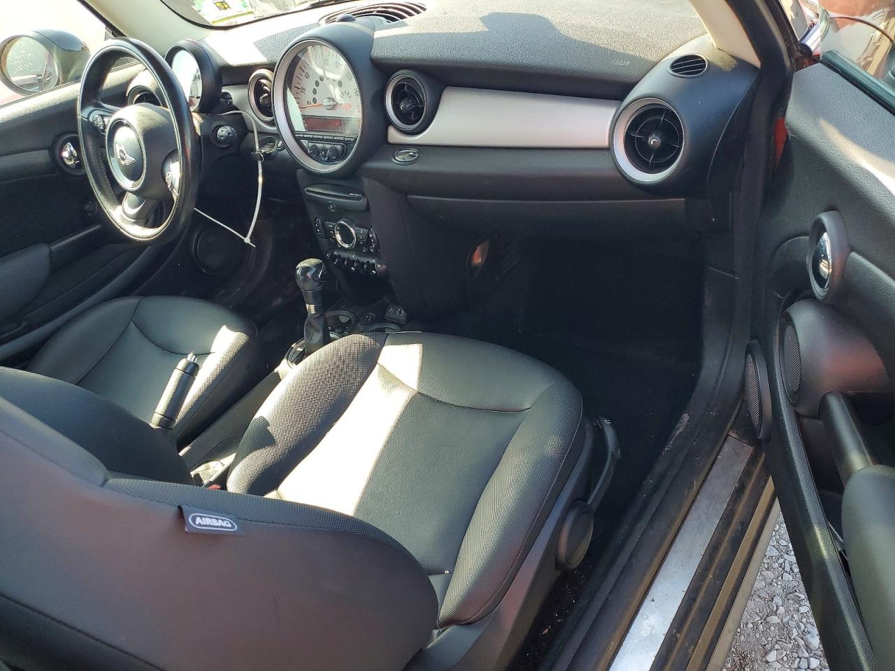 2013 Mini Cooper Two Tone vin: WMWSU3C54DT678452
