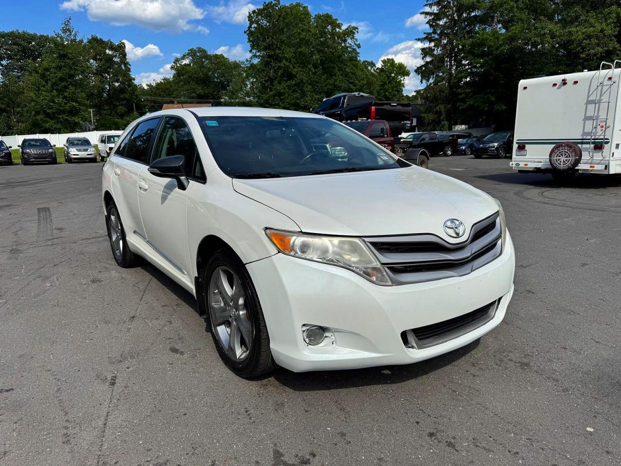 2014 Toyota Venza Le White vin: 4T3BK3BB2EU096669