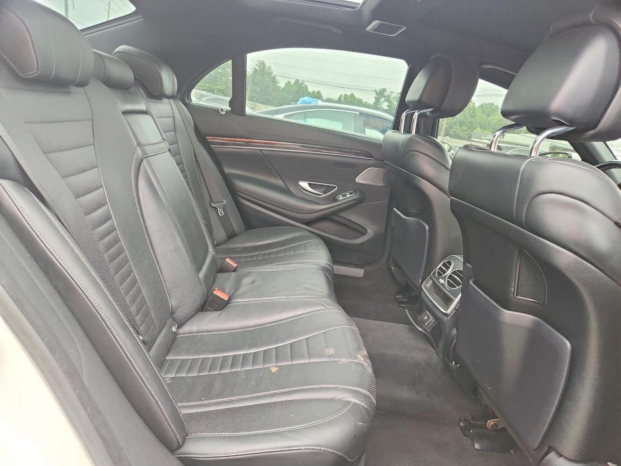 2015 Mercedes-benz S 550 White vin: WDDUG8CBXFA092722