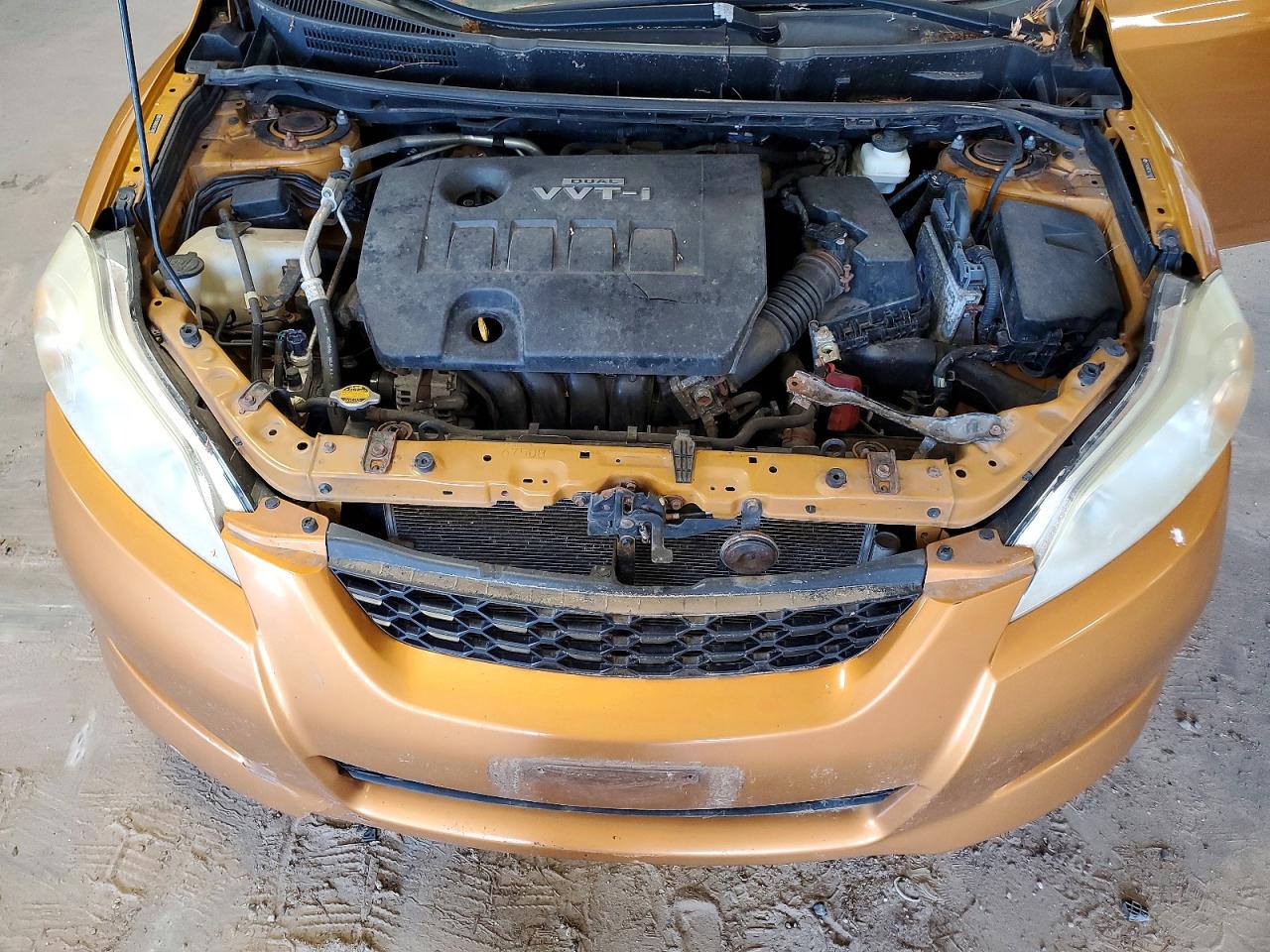 2009 Toyota Matrix Base Orange vin: 2T1KU40E59C159678
