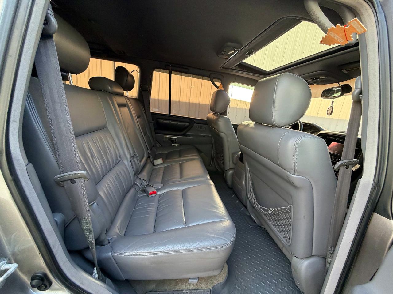 2002 Toyota Land Cruiser Silver vin: JTEHT05J522022347