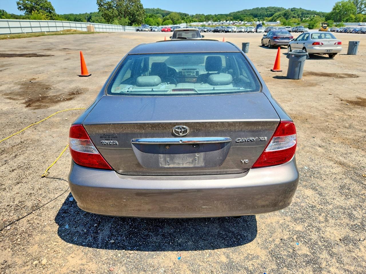 2002 Toyota Camry Xle V6 Gray vin: 4T1BF30K32U526902