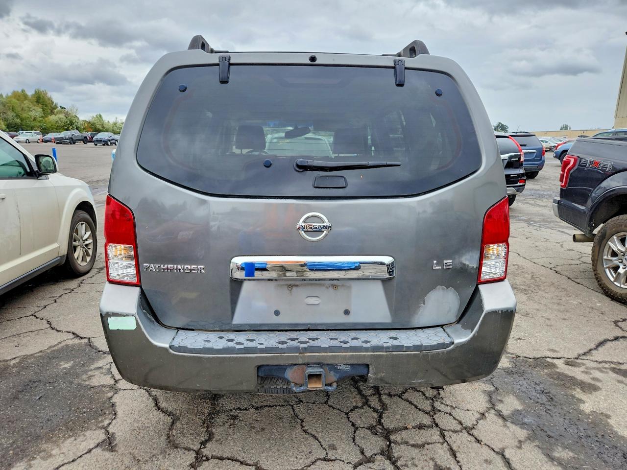 2005 Nissan Pathfinder Xe Gray vin: 5N1AR18W55C734045