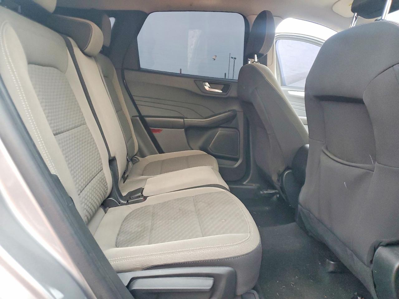 2021 Ford Escape Se Серебряный vin: 1FMCU9G67MUA42904
