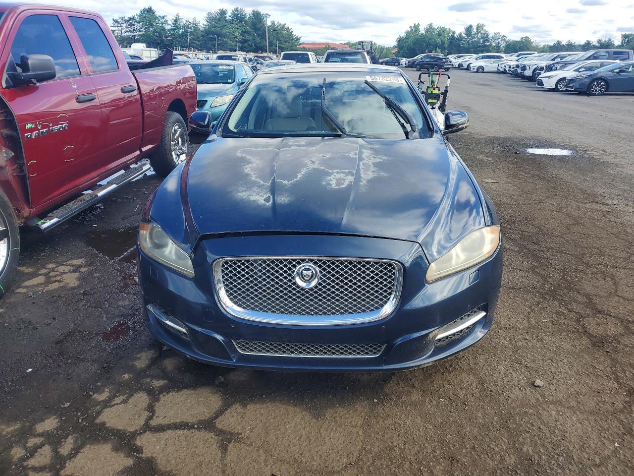 2011 Jaguar Xj Blue vin: SAJWA1CBXBLV12720