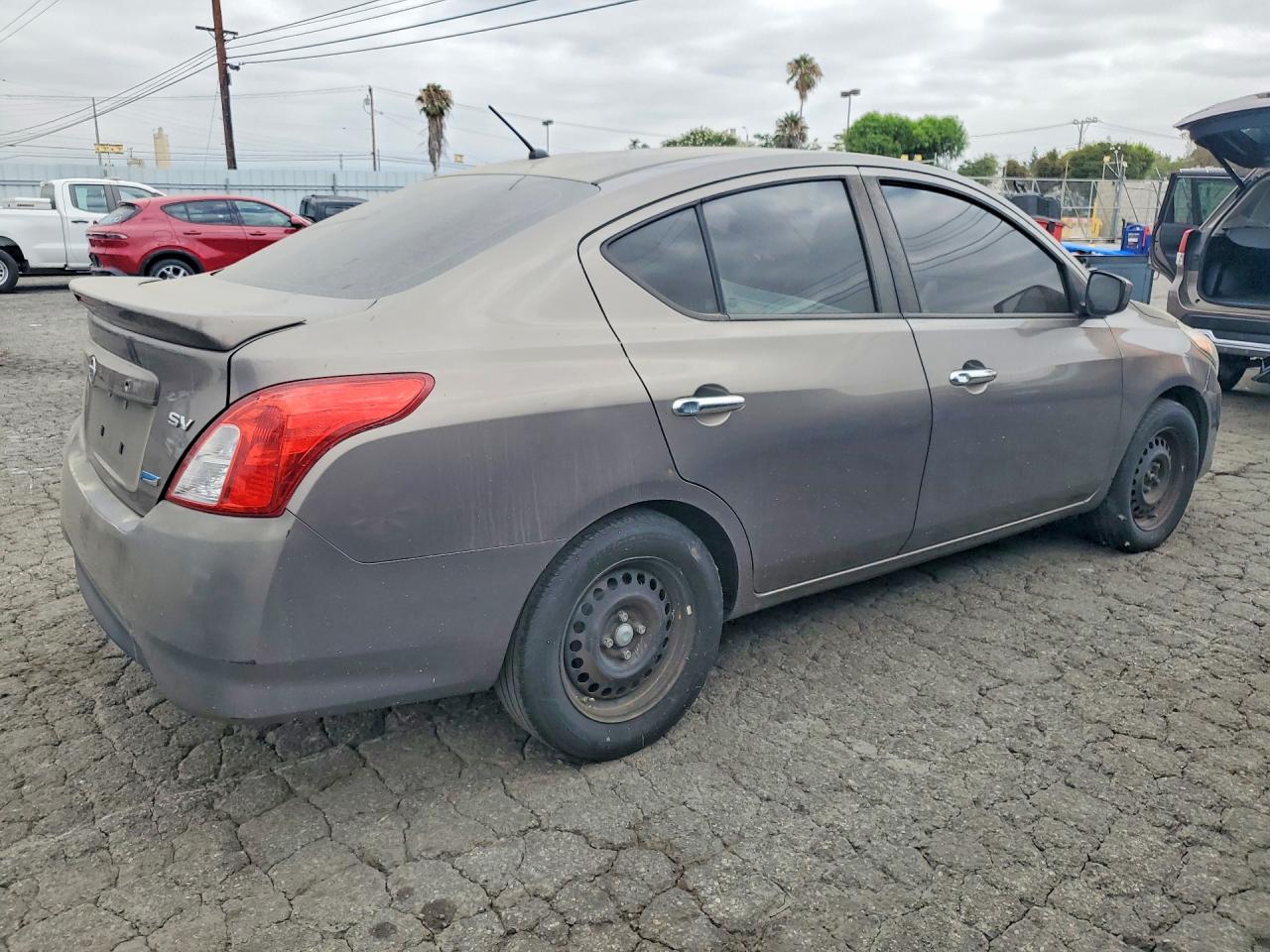 2015 Nissan Versa 1.6 Sv Gray vin: 3N1CN7AP9FL804234