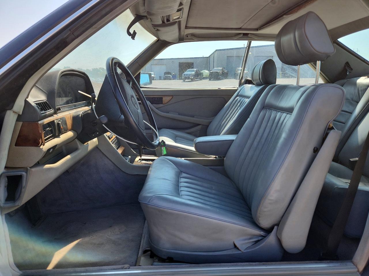 1988 Mercedes-benz 560 Sec Charcoal vin: WDBCA45D3JA378644