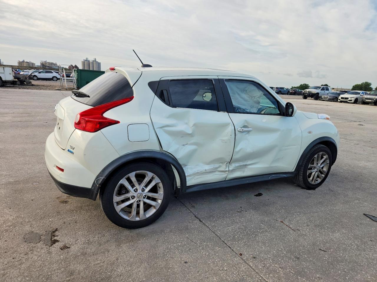 2012 Nissan Juke S White vin: JN8AF5MR9CT102140