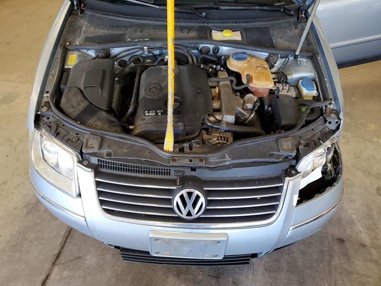 2002 Volkswagen Passat Gls Blue vin: WVWPD63B32P298461