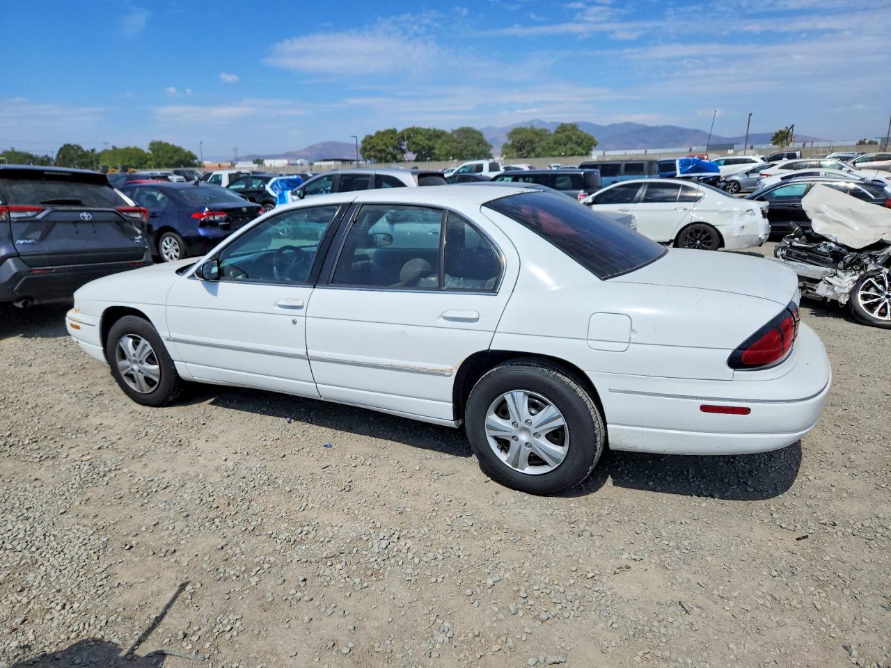 1999 Chevrolet Lumina Base White vin: 2G1WL52M5X9187663