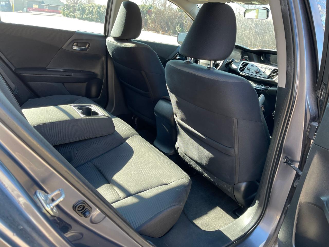 2017 Honda Accord Lx Gray vin: 1HGCR2F33HA210521