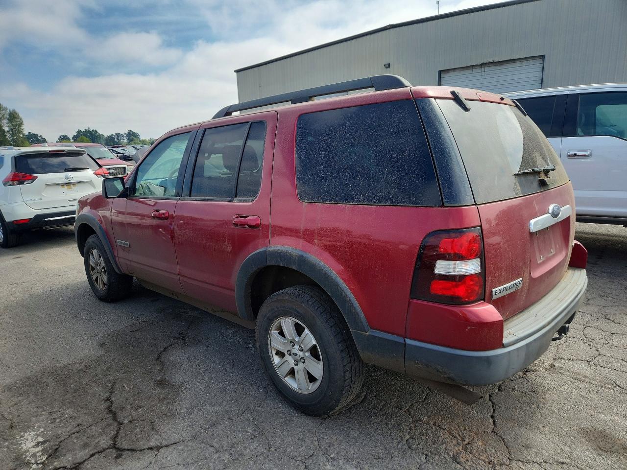 2007 Ford Explorer Xlt Red vin: 1FMEU73EX7UA82232