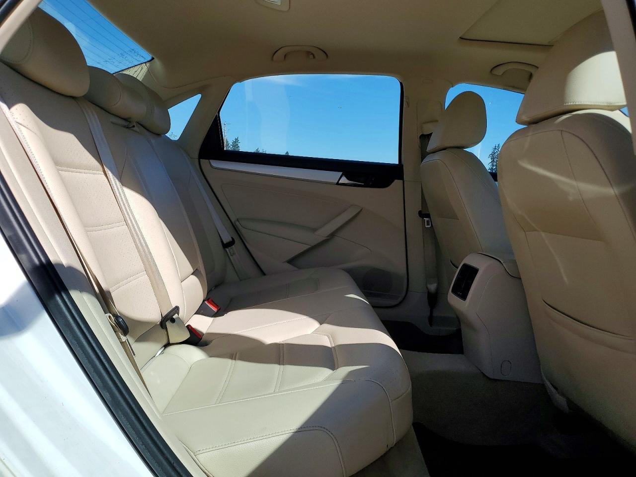 2013 Volkswagen Passat Se Белый vin: 1VWBH7A36DC088489