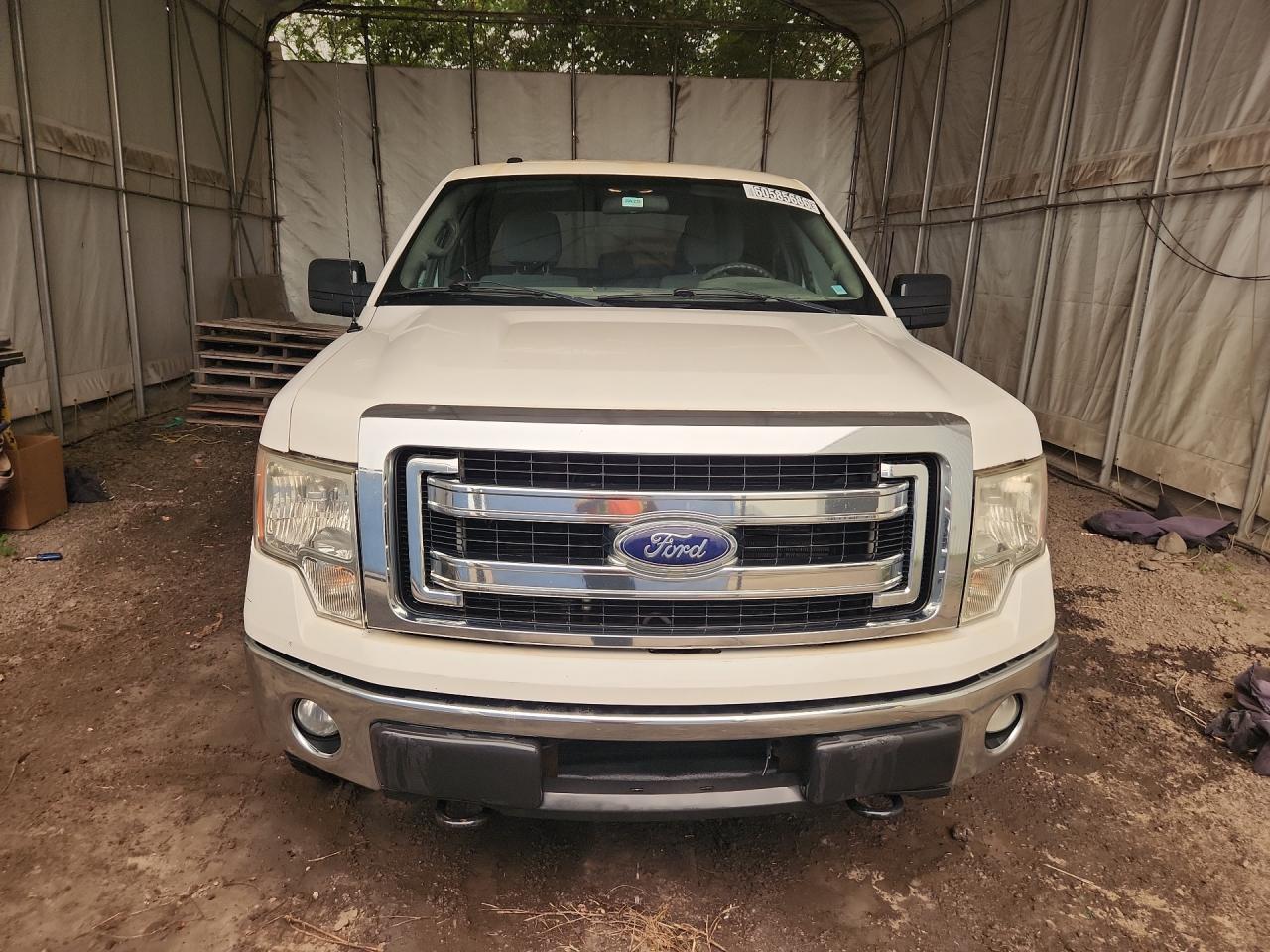 2014 Ford F150 Super Cab White vin: 1FTVX1EFXEKF11912 Damage: Left Head Lamp, Faded, Repair Required