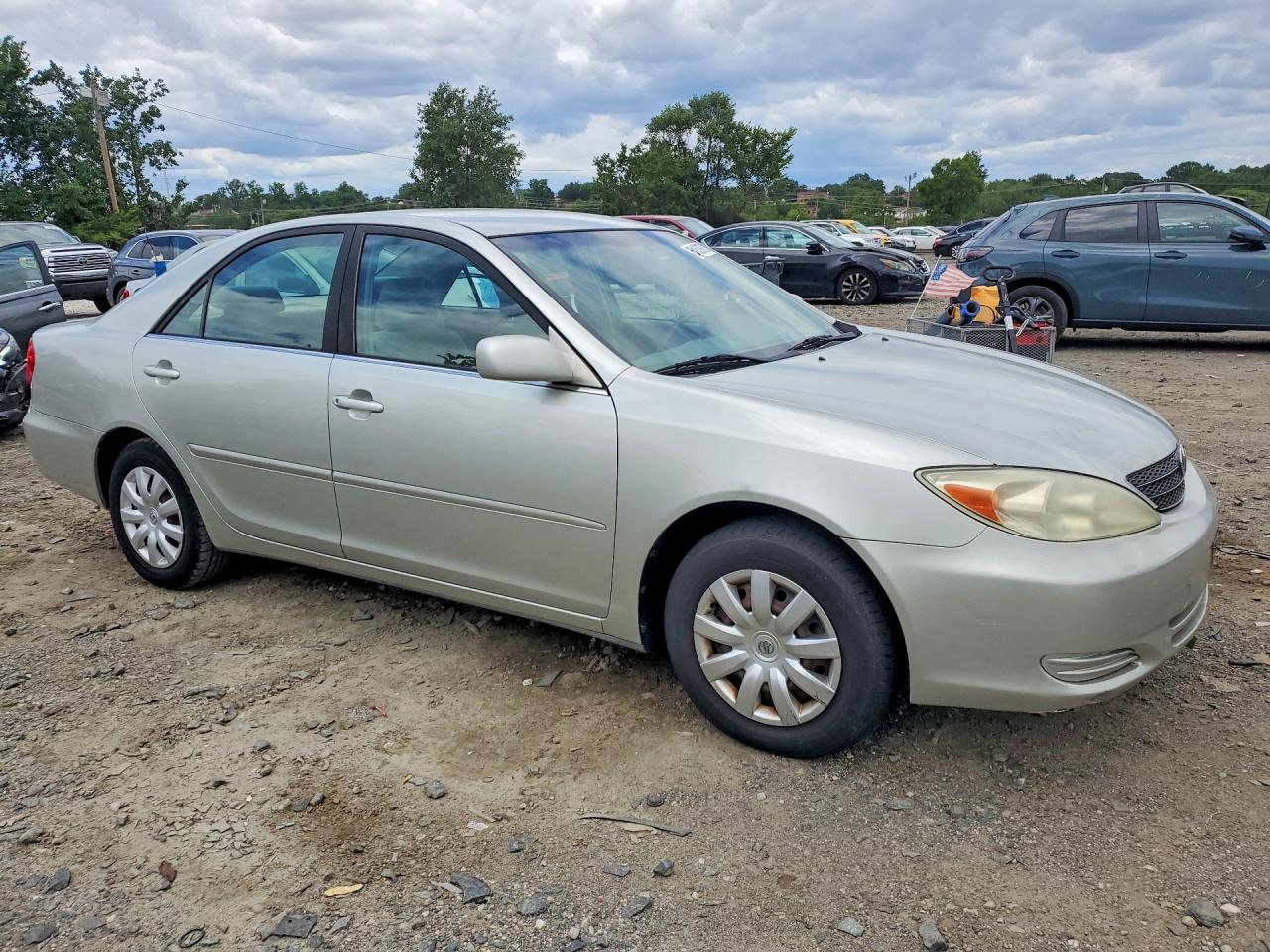 2003 Toyota Camry Le Silver vin: JTDBE32K230169676