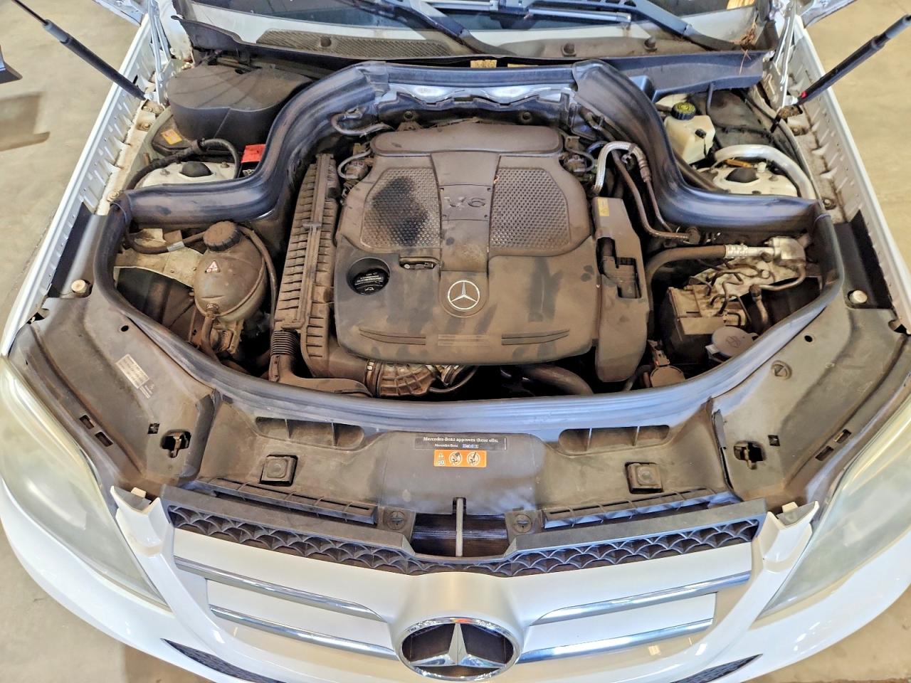 2015 Mercedes-benz Glk 350 White vin: WDCGG5HB8FG437638