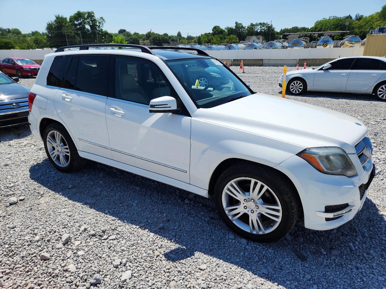 2014 Mercedes-benz Glk 350 White vin: WDCGG5HBXEG202978