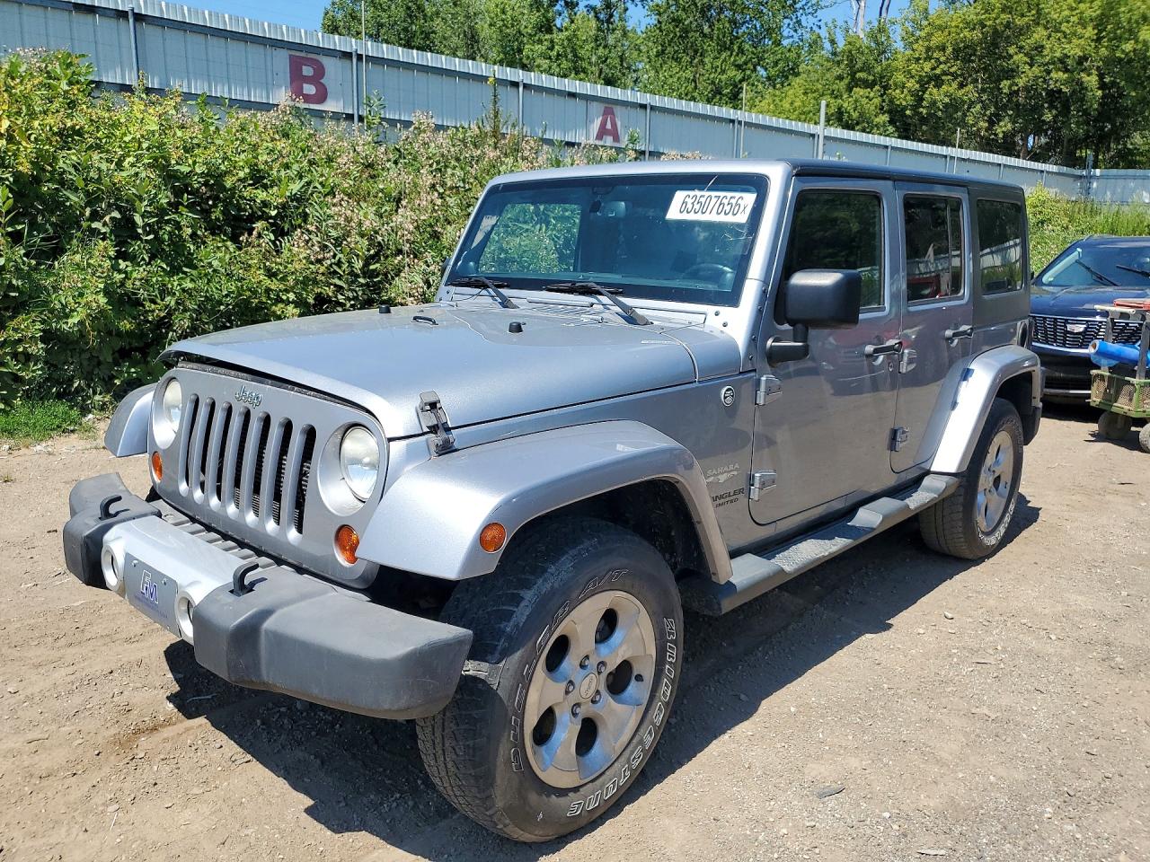 2013 Jeep Wrangler Unlimited Sahara Silver vin: 1C4BJWEGXDL548221