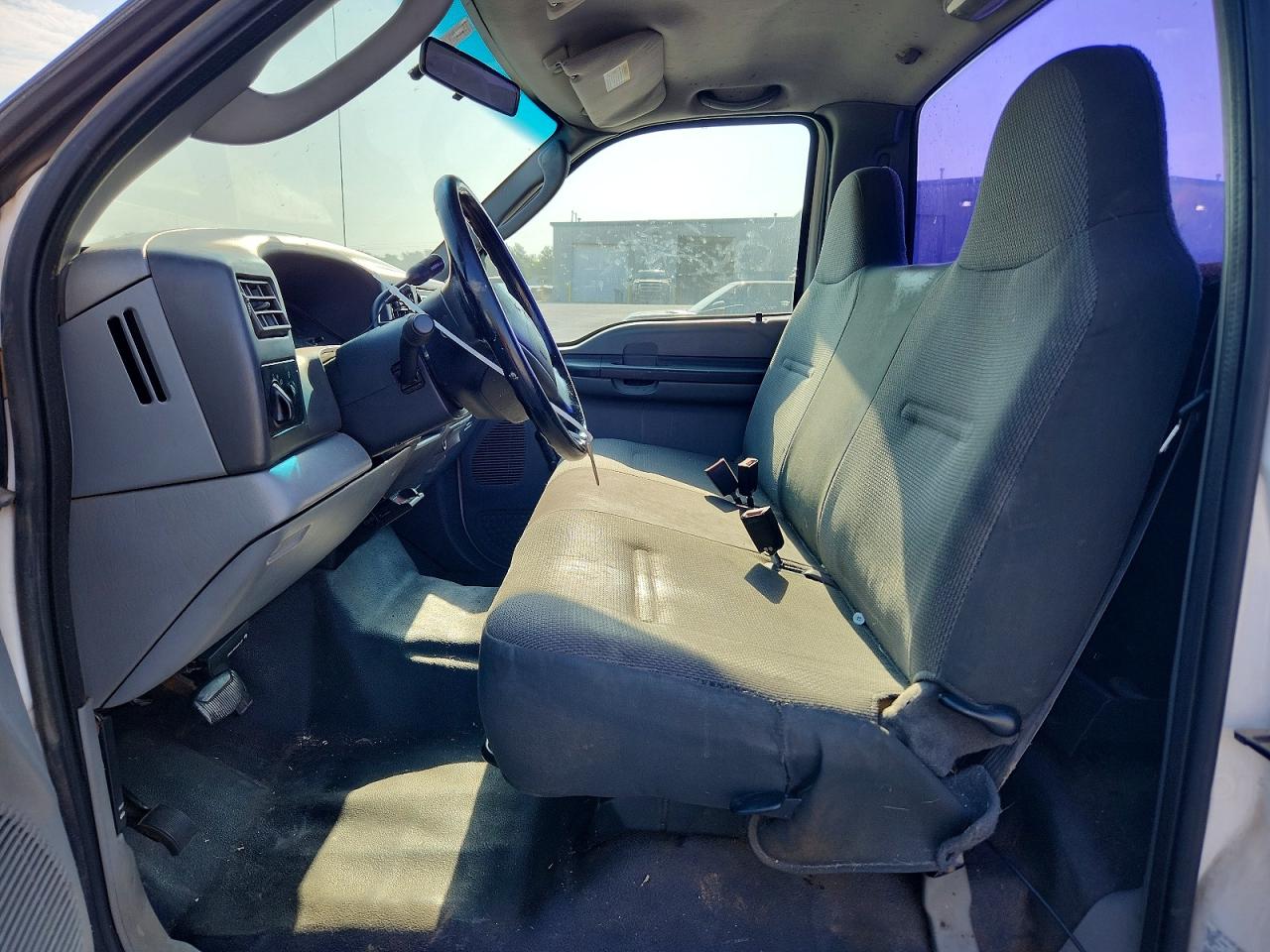 2004 Ford F250 Super Duty White vin: 1FTNF20L04EC25800