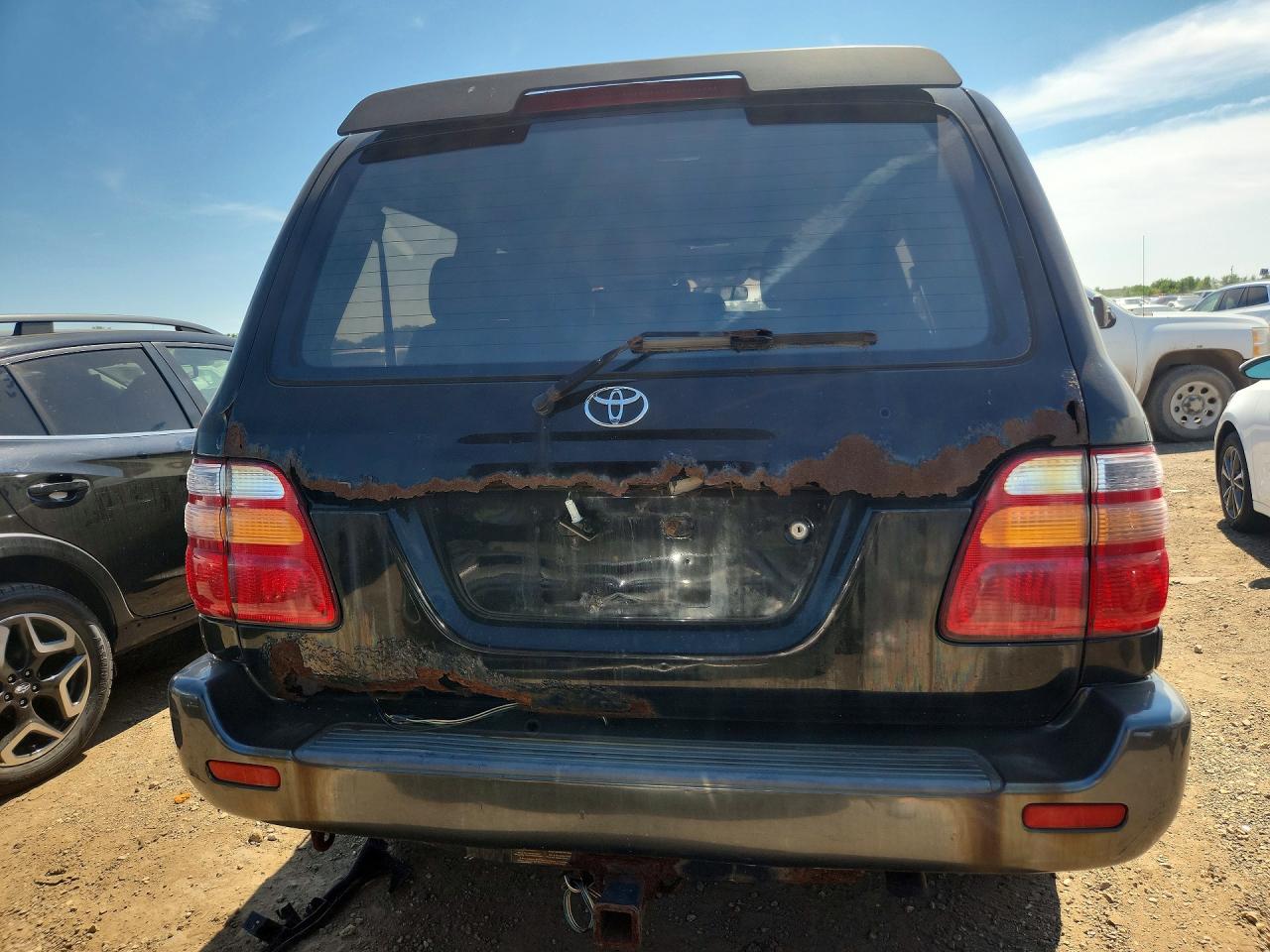 1998 Toyota Land Cruiser Base Black vin: JT3HT05J9W0015962
