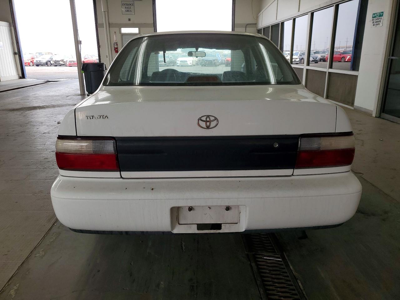 1996 Toyota Corolla Base White vin: 2T1BA02E5TC112172